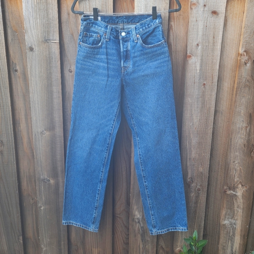 Levi's 501 Women's Jeans Premium Size 24 Button Fly